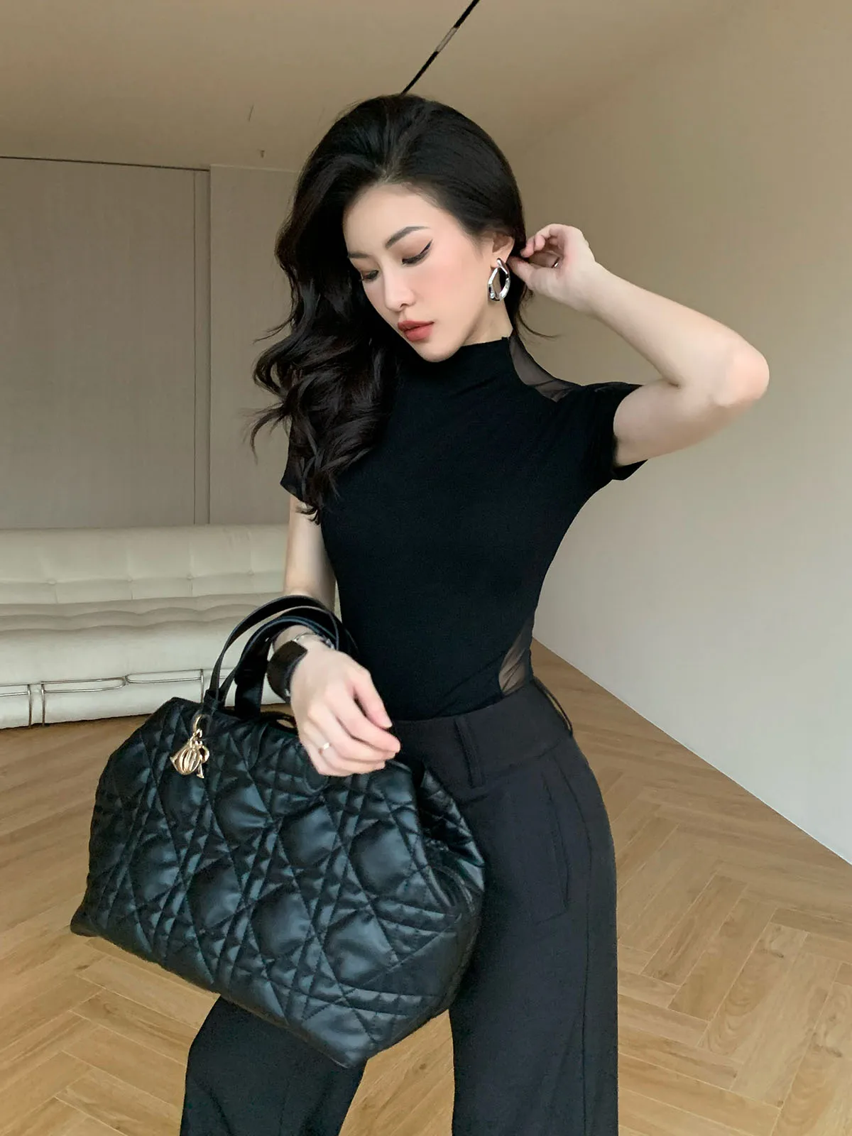 JiJinQi Women's Knitted Lace Top Thin Semi-High Collar Summer Luxury Sexy Semi-High Collar Shirt Pure Color Commute Style Pol...
JiJinQi Women's Knitted Lace Top Thin Semi-High Collar Summer Luxury Sexy Semi-High Collar Shirt Pure Color Commute Style Pol...