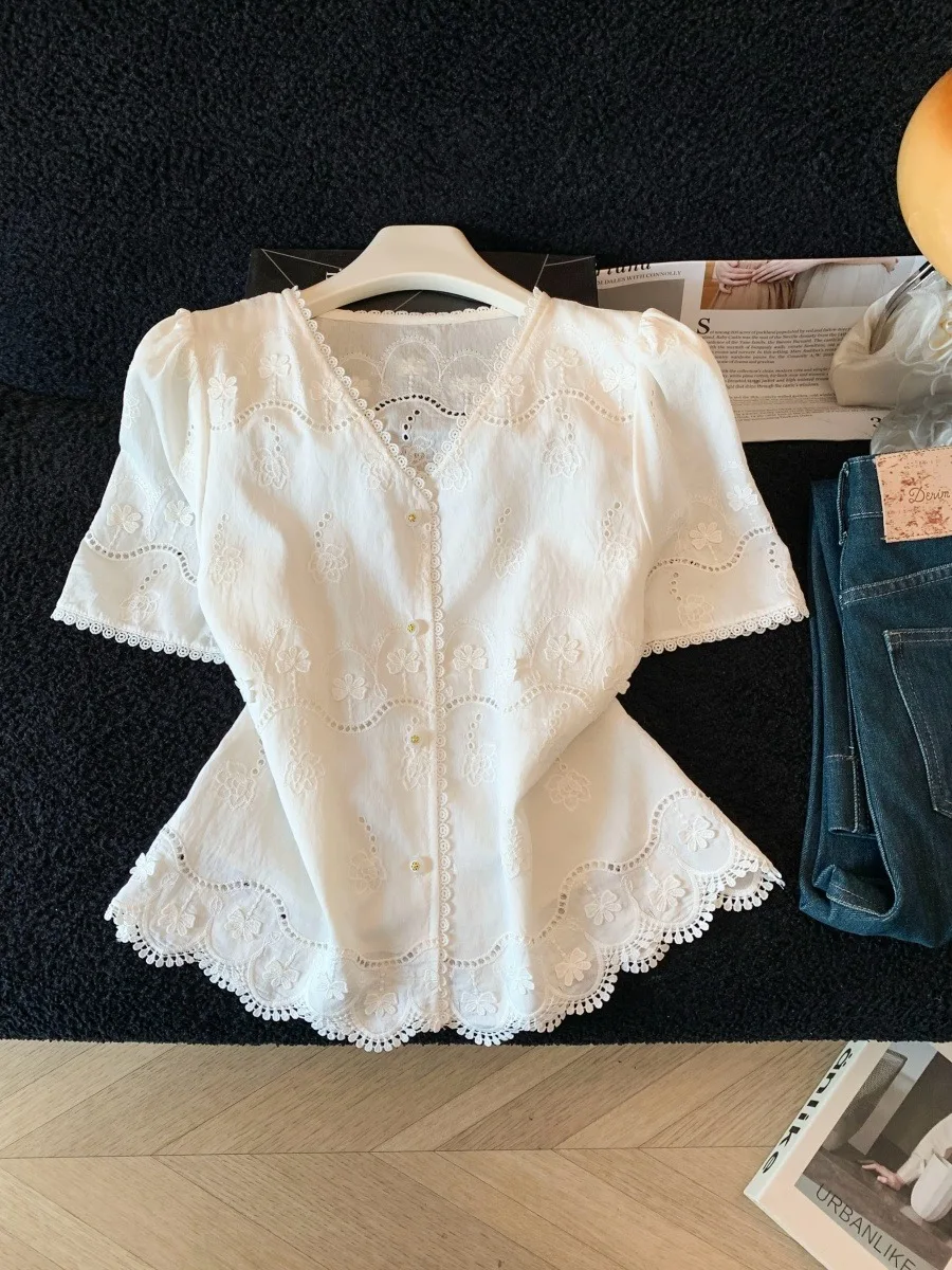 Elegant V-neck Embroidered Lace Shirt Women's Summer New Style Single-button Hollow-out Thin Lace Top Short Sleeve Blouse
Elegant V-neck Embroidered Lace Shirt Women's Summer New Style Single-button Hollow-out Thin Lace Top Short Sleeve Blouse
