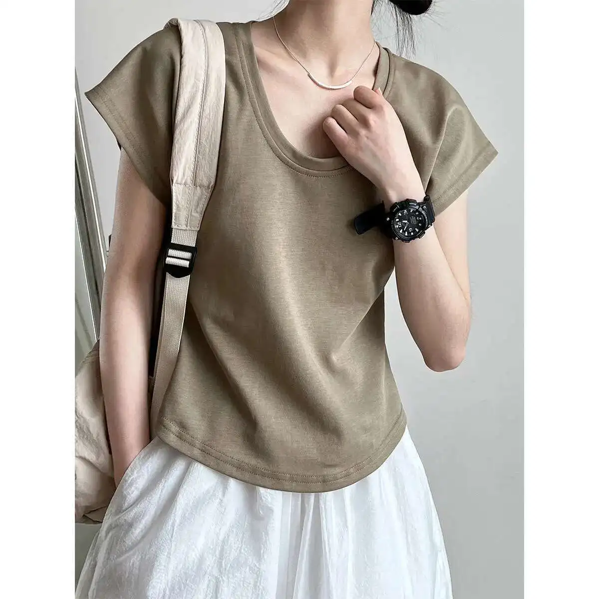 Lu Xi u Neck Shoulder Drop Short Sleeve T-shirt для женщин, летняя короткая однотонная футболка с тонкими рукавами и тонким низом 2550
Lu Xi u Neck Shoulder Drop Short Sleeve T-shirt для женщин, летняя короткая однотонная футболка с тонкими рукавами и тонким низом 2550