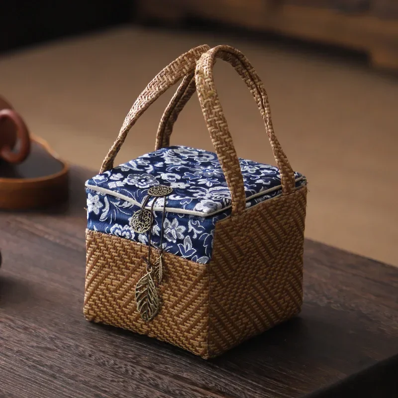 Портативный уличный дорожный чайный сервиз, стильные пакеты для хранения, деловой подарок, винтажная упаковка для чайной банки, тканая тканевая сумка с ручкой и крышкой 
Портативный уличный дорожный чайный сервиз, стильные пакеты для хранения, деловой подарок, винтажная упаковка для чайной банки, тканая тканевая сумка с ручкой и крышкой