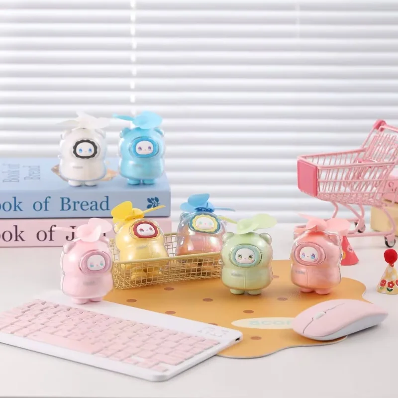 Genuine Emma Second Generation Mini Fan Series Doll Portable Charging Handheld Fan Summer Blind Box Toy Figure Gift
Genuine Emma Second Generation Mini Fan Series Doll Portable Charging Handheld Fan Summer Blind Box Toy Figure Gift