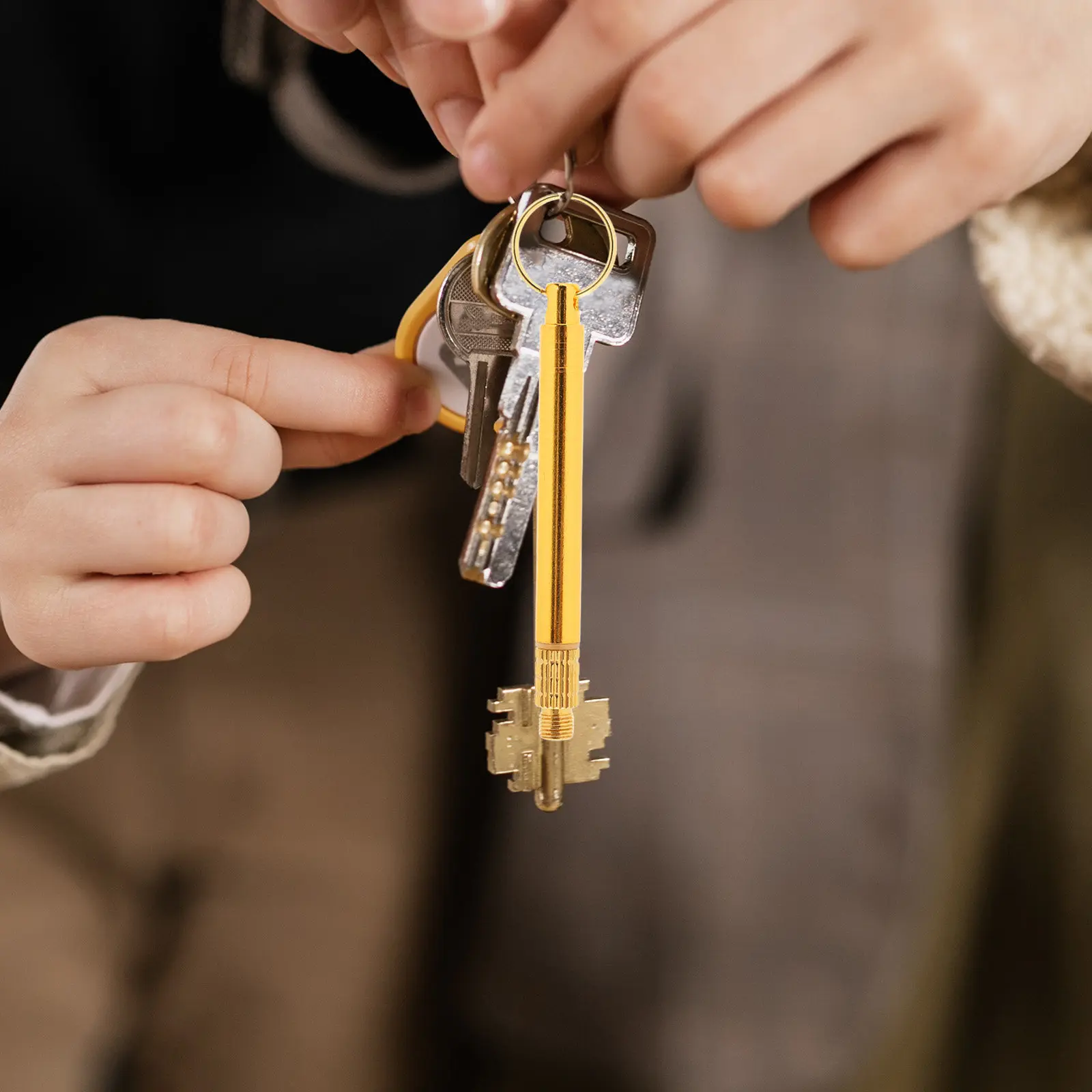 Набор зубочисток из нержавеющей стали и латуни с брелоком, портативный держатель для зубочисток, для пикника, кемпинга, ухода за зубами на открытом воздухе
Набор зубочисток из нержавеющей стали и латуни с брелоком, портативный держатель для зубочисток, для пикника, кемпинга, ухода за зубами на открытом воздухе