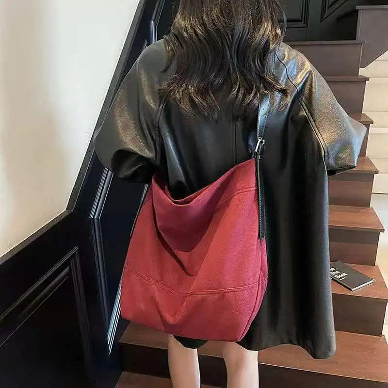 2026 Fashionable retro matte large capacity single shoulder bag perfect for women simple and stylish crossbody bag
2026 Fashionable retro matte large capacity single shoulder bag perfect for women simple and stylish crossbody bag