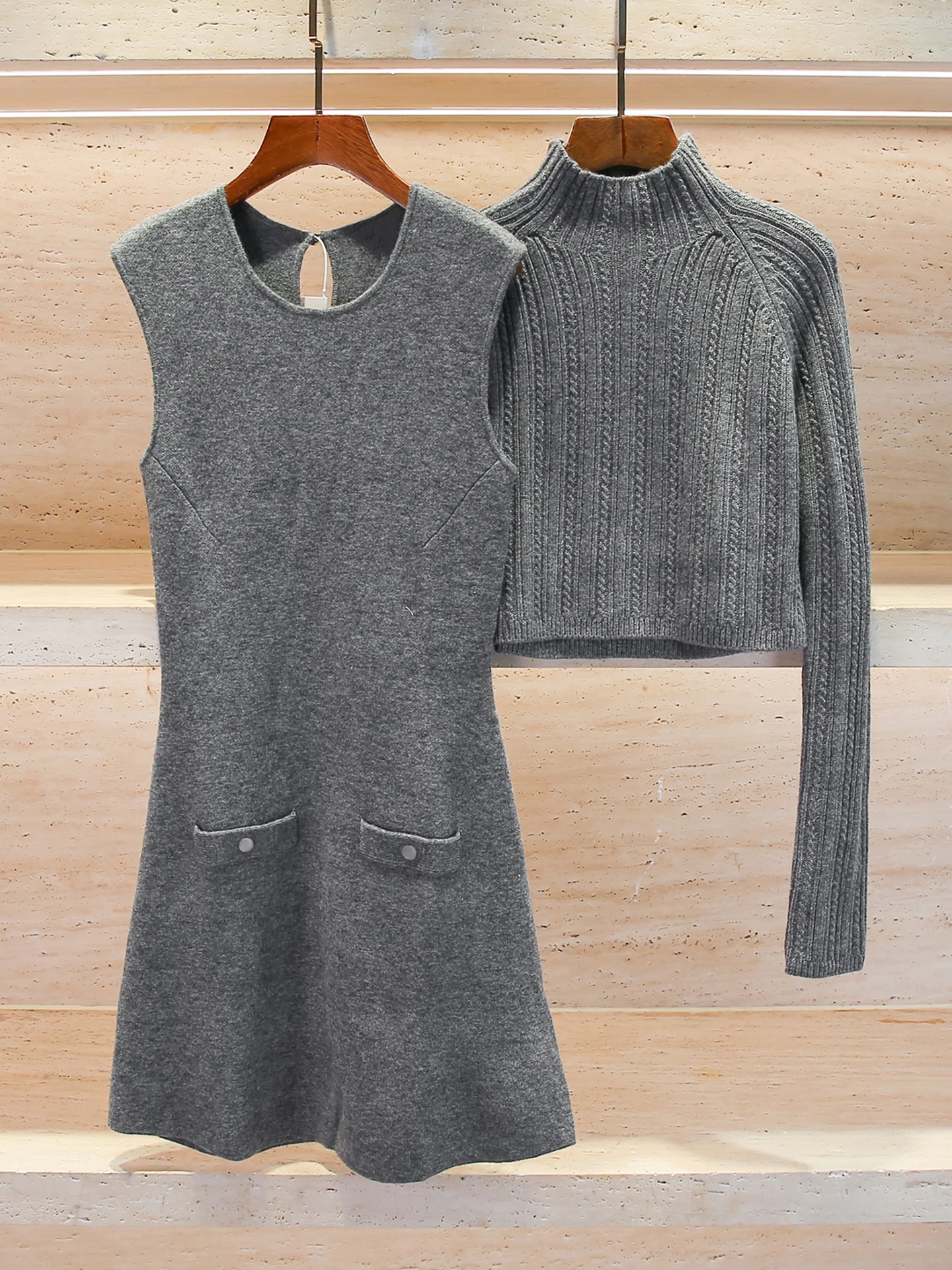 M Home Nan You High End Women's Faion Set with High Collar Knitted Sweater Vest And Dr Autumn Winter Collection
M Home Nan You High End Women's Faion Set with High Collar Knitted Sweater Vest And Dr Autumn Winter Collection