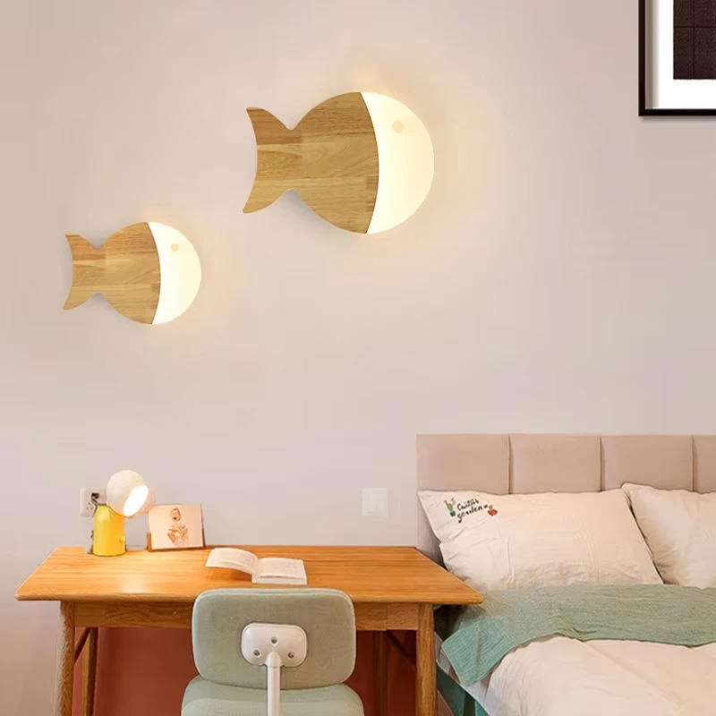 Modern Study Corridor Home Wall Light Nordic Solid Wood LED Wall Lamp Simple Small Fish Lighting Creative Bedroom Bedside Lights
Modern Study Corridor Home Wall Light Nordic Solid Wood LED Wall Lamp Simple Small Fish Lighting Creative Bedroom Bedside Lights