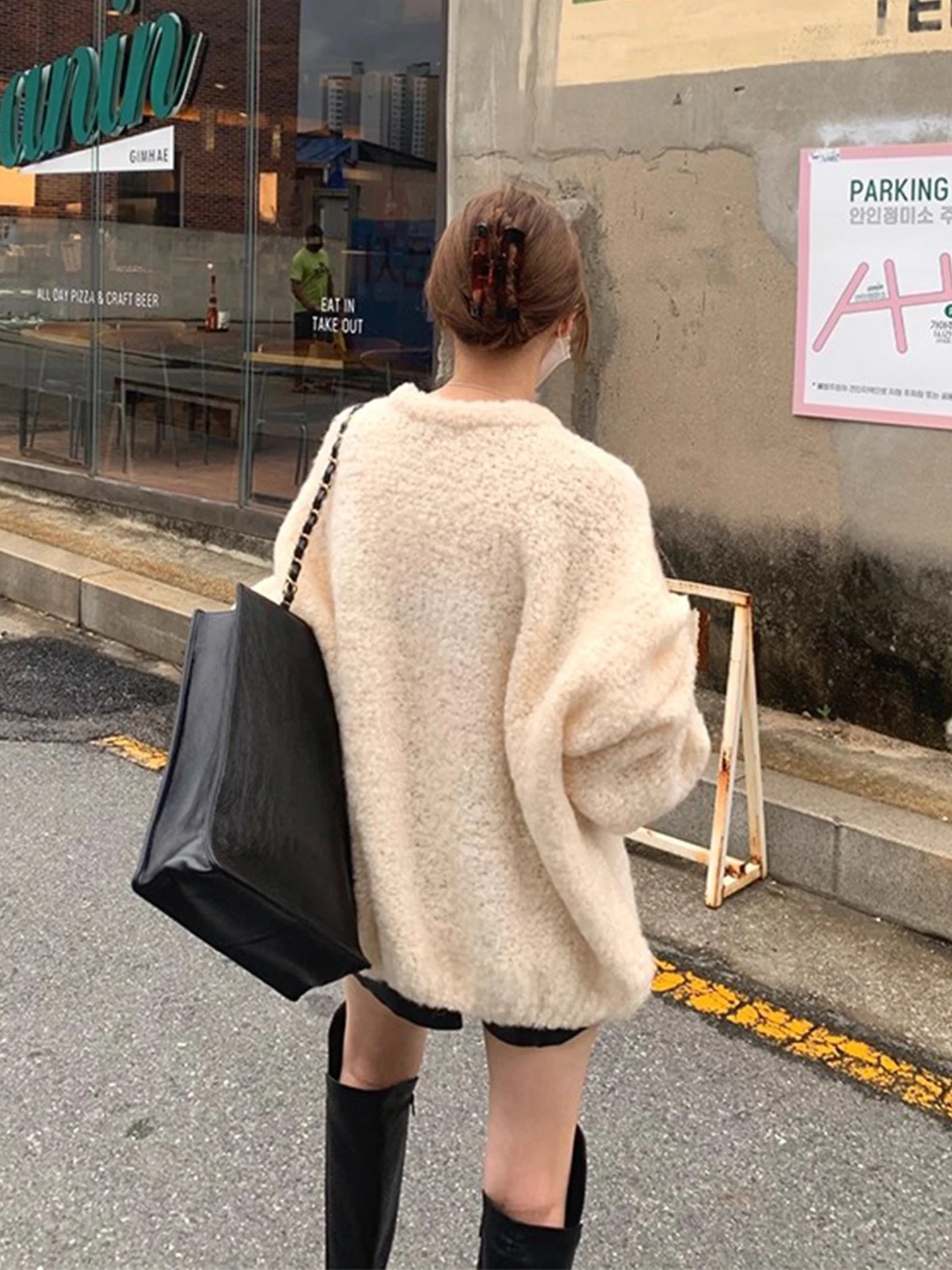 Lazin Sle Soft Plu Универсальный свитшот из искусственного меха ягненка, новый зимний свободный теплый топ, корейский длинный свеч, круглый...
Lazin Sle Soft Plu Универсальный свитшот из искусственного меха ягненка, новый зимний свободный теплый топ, корейский длинный свеч, круглый...