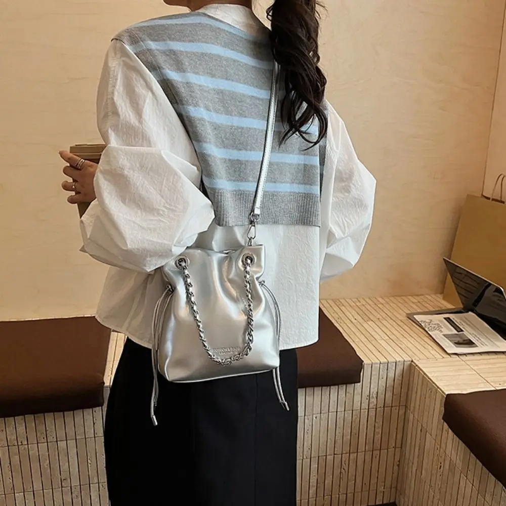 Korean Style Chains Handle Bucket Bags Purse Large Capacity PU Crossbody Bag Wallet Bags Crossbody Bag Drawstring Bucket Bag 
Korean Style Chains Handle Bucket Bags Purse Large Capacity PU Crossbody Bag Wallet Bags Crossbody Bag Drawstring Bucket Bag