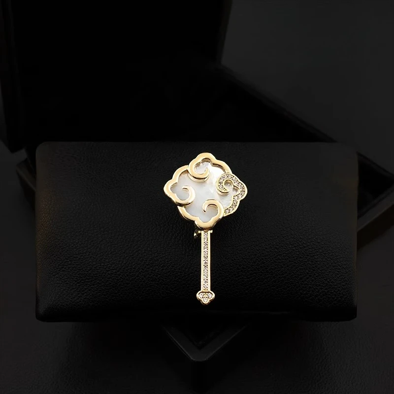 Chinese Style Cloud Shell Key Brooch High-end Women's Pin for Cardigan Coat Suit Collar Exquisite Fashion Jewelry Accessory 5596
Chinese Style Cloud Shell Key Brooch High-end Women's Pin for Cardigan Coat Suit Collar Exquisite Fashion Jewelry Accessory 5596