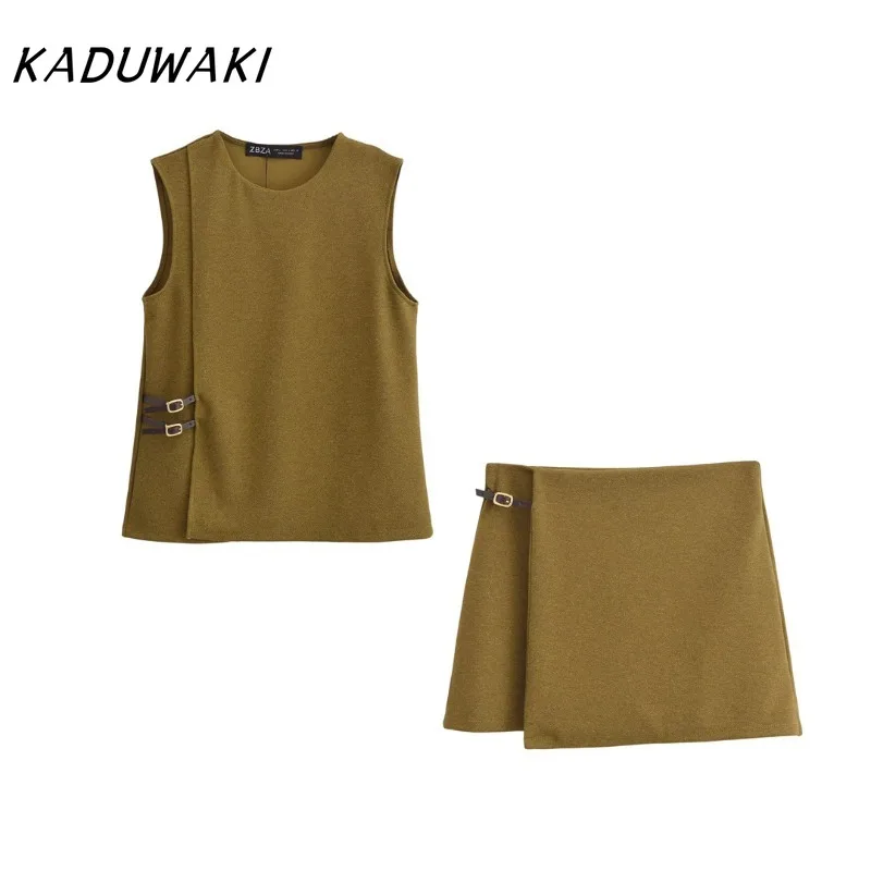 KADUWAKI New Fashion Short Vests Tops Elegant Office Lady A-line Short Skirts Women Suit Two Piece Sets Female Clothing Платье 
KADUWAKI New Fashion Short Vests Tops Elegant Office Lady A-line Short Skirts Women Suit Two Piece Sets Female Clothing Платье