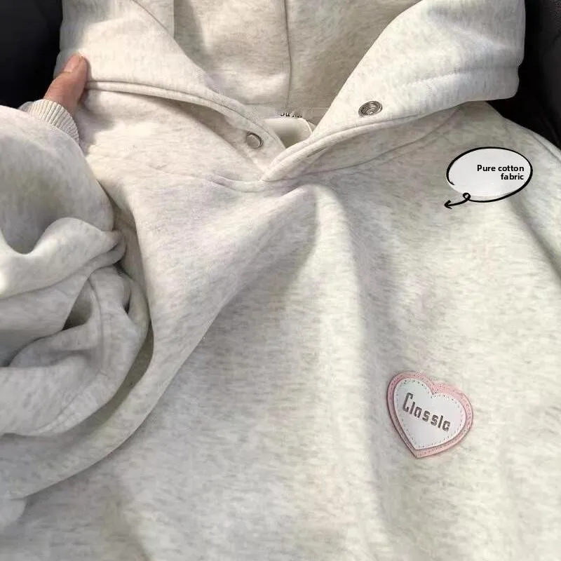 Light Grey Fleece Lined Thickened Pure Cotton Hoodie Women's New Style INS Autumn Winter Loose School Campus Style Outerwear
Light Grey Fleece Lined Thickened Pure Cotton Hoodie Women's New Style INS Autumn Winter Loose School Campus Style Outerwear