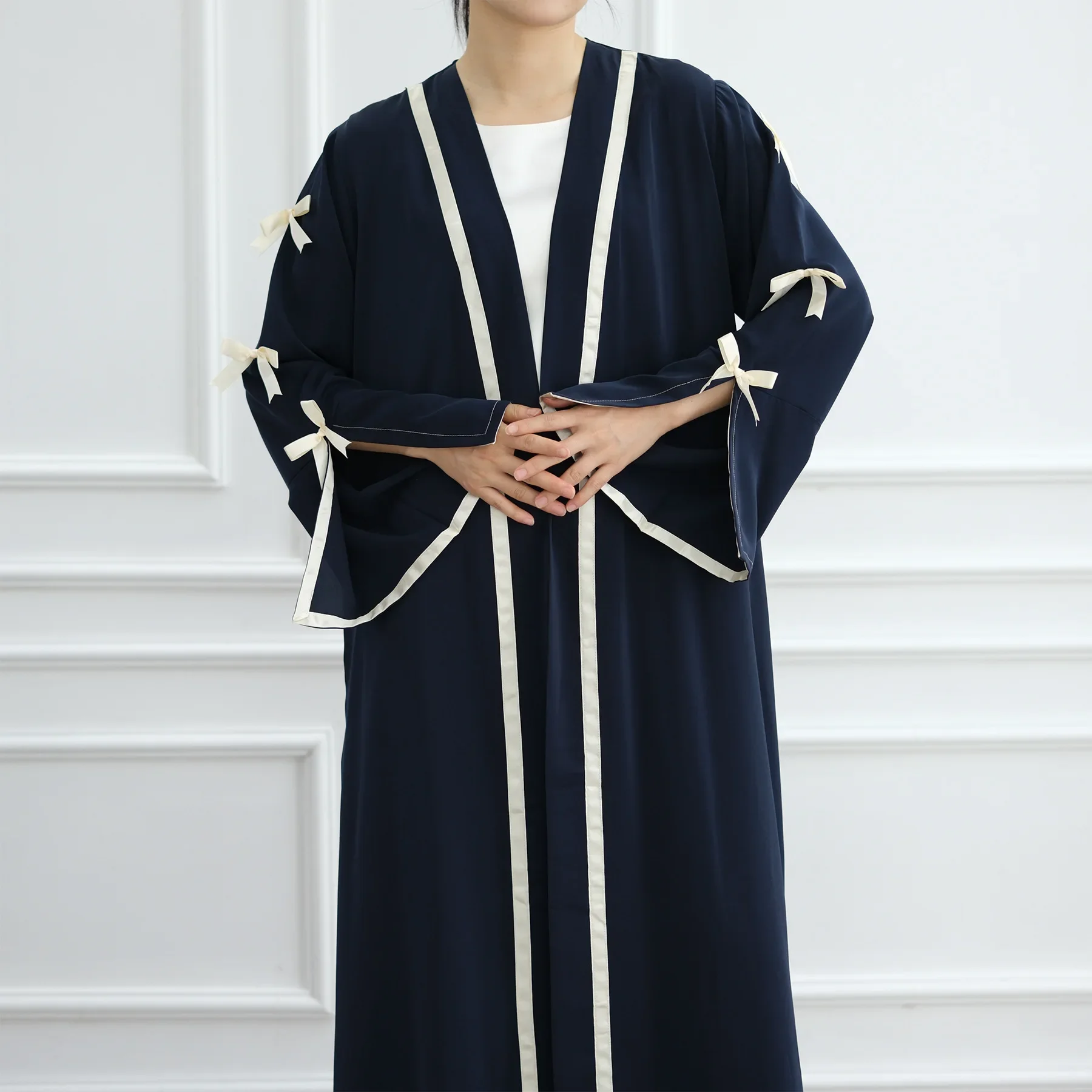 2026 New Dubai Islamic Abaya for Muslim Women Bow Modest Long Dress Middle East Kebaya Kimono Cardigan Jalabiya Caftan Robe Gown
2026 New Dubai Islamic Abaya for Muslim Women Bow Modest Long Dress Middle East Kebaya Kimono Cardigan Jalabiya Caftan Robe Gown