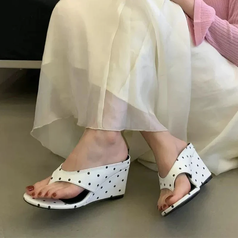 Wedges Sandals Women Clip Toe Beach Shoes High Heels Slippers Summer Casual Flip Flops 2026 New Dress Pumps Walking Flip Flops
Wedges Sandals Women Clip Toe Beach Shoes High Heels Slippers Summer Casual Flip Flops 2026 New Dress Pumps Walking Flip Flops