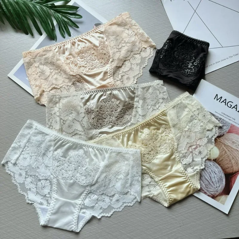 New Crown Flower Low-rise Women's Underwear Lace Breathable Plus Size Triangle Satin Sexy Light Luxury Cotton Crotch Lace Sexy
New Crown Flower Low-rise Women's Underwear Lace Breathable Plus Size Triangle Satin Sexy Light Luxury Cotton Crotch Lace Sexy