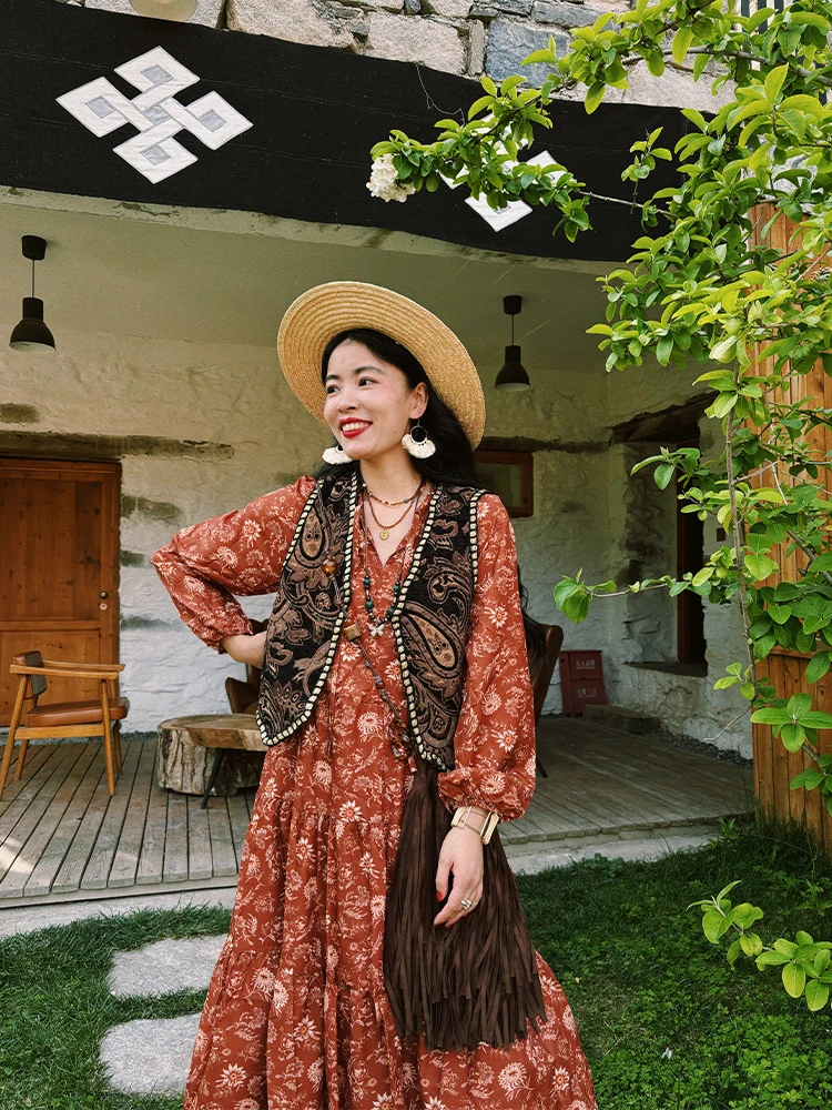 Black Short Vest Ethnic Style Outerwear Feng Retro Northwest China Layering Shoulder Coat Women's Fashion Summer 2024
Black Short Vest Ethnic Style Outerwear Feng Retro Northwest China Layering Shoulder Coat Women's Fashion Summer 2024