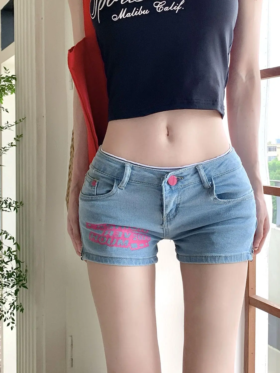 Spice Girls Side Zipper Slit Letter Printing Denim Shorts Summer New Slim Fit Low-waisted Hip Hugging Y2k Shorts for Women
Spice Girls Side Zipper Slit Letter Printing Denim Shorts Summer New Slim Fit Low-waisted Hip Hugging Y2k Shorts for Women