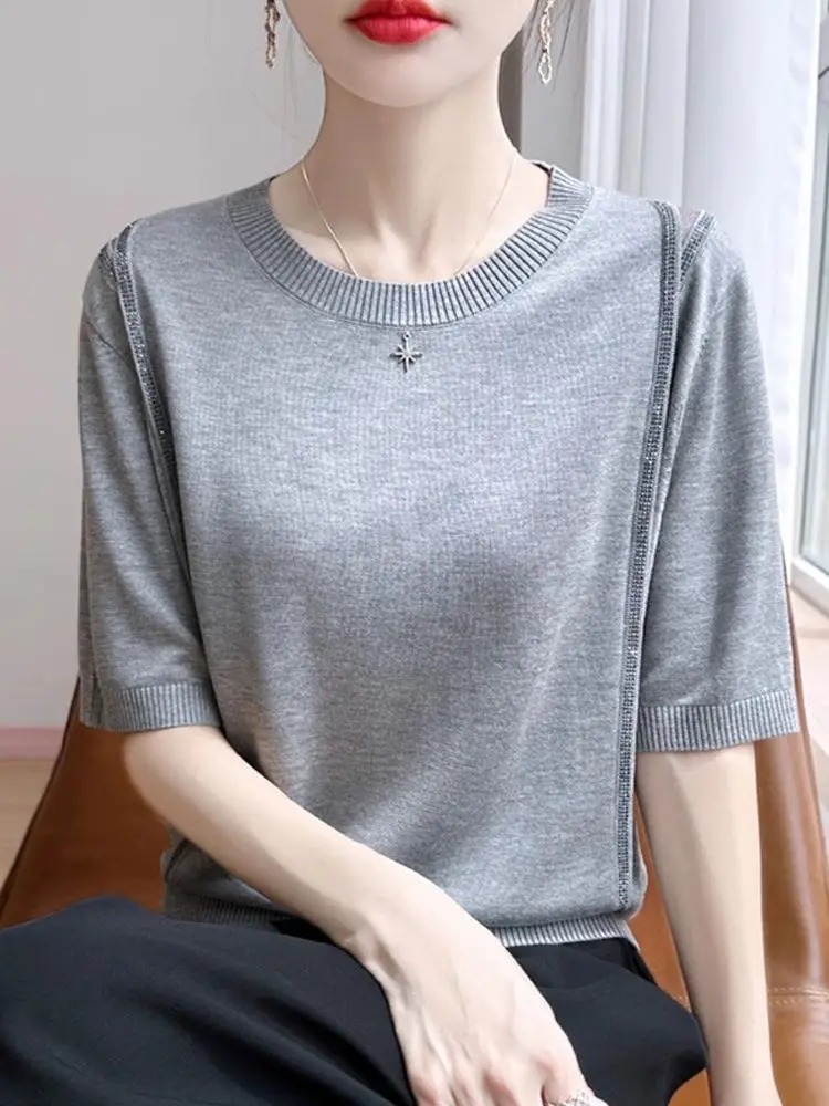 Elegant Lightweight Silk round Neck Loose T-Shirt Women Summer Slimming Short Sleeve Fashionable Moisture Wicking Color
Elegant Lightweight Silk round Neck Loose T-Shirt Women Summer Slimming Short Sleeve Fashionable Moisture Wicking Color