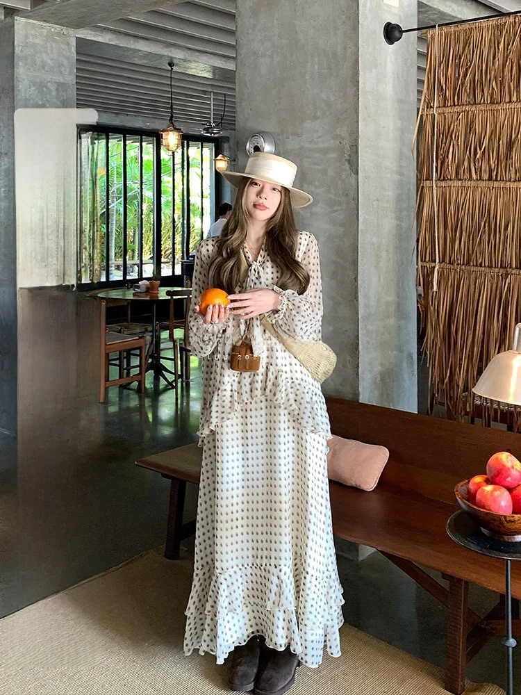 Luu Long Sleeve Floral Print Dress Women's Loose Design Slimming White Dress Spring Autumn Comfortable Korean Style Commute
Luu Long Sleeve Floral Print Dress Women's Loose Design Slimming White Dress Spring Autumn Comfortable Korean Style Commute