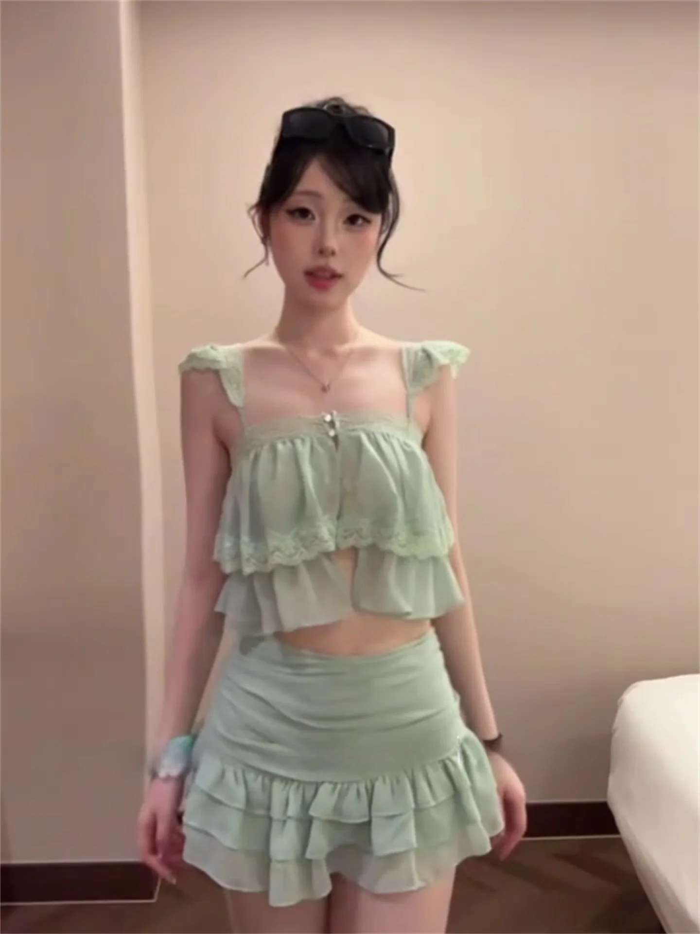 Summer Green Beach Vacation Style Set Women's Short A-Line Skirt with Lace Trim Two-Piece Suit High Waist Short Dress
Summer Green Beach Vacation Style Set Women's Short A-Line Skirt with Lace Trim Two-Piece Suit High Waist Short Dress