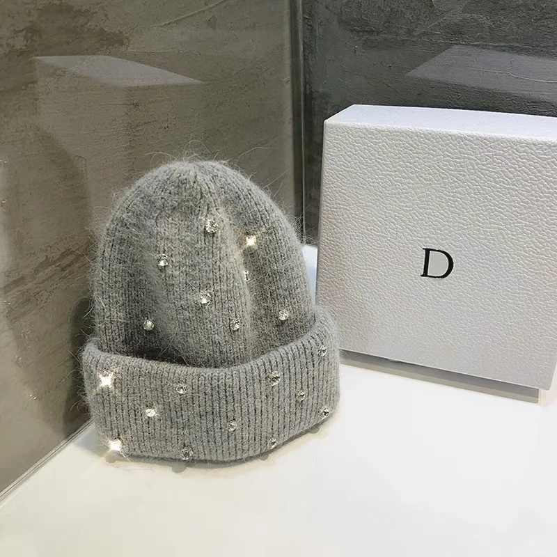 Luxury Rhinestone Beads Knitted Hat Korean Women Rabbit Fur Wool Skullies Cap Winter Fashion Thickened Warm Bonnet Beaanies
Luxury Rhinestone Beads Knitted Hat Korean Women Rabbit Fur Wool Skullies Cap Winter Fashion Thickened Warm Bonnet Beaanies