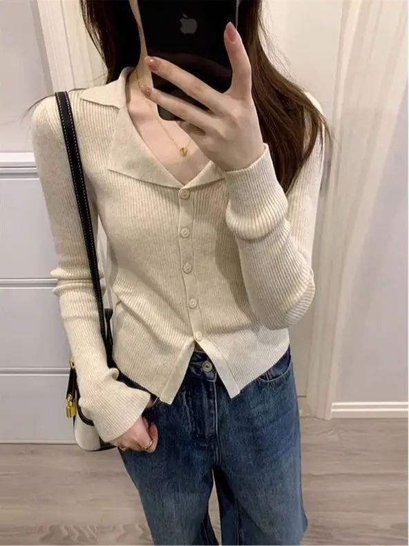 French Sle Knitted ort Svel Women's Sweater Coat Casual Slim Fit Long Sve Collared Inner Wear Top for Winter
French Sle Knitted ort Svel Women's Sweater Coat Casual Slim Fit Long Sve Collared Inner Wear Top for Winter