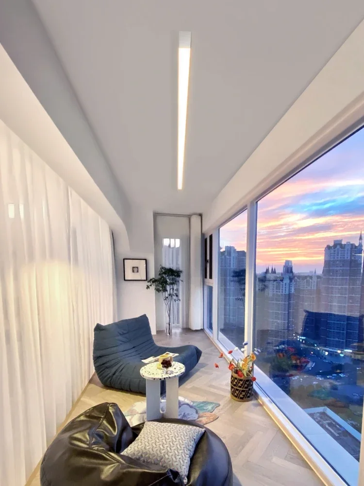 Balcony light, corridor light, hallway light, minimalist modern sunlight room entrance light, minimalist
Balcony light, corridor light, hallway light, minimalist modern sunlight room entrance light, minimalist