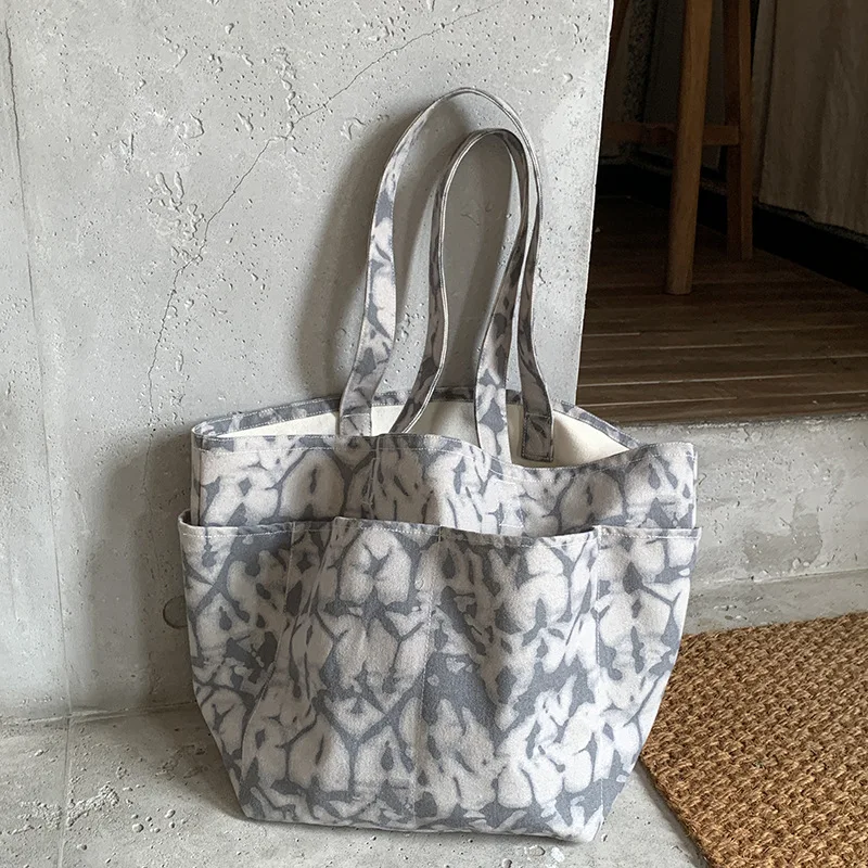Large Capacity Leopard Print Canvas Single Shoulder Tote Bag Leisure Commuting Shoulder Bag for Ladies
Large Capacity Leopard Print Canvas Single Shoulder Tote Bag Leisure Commuting Shoulder Bag for Ladies