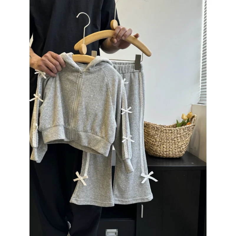 Gray Girls Suit2025Spring and Summer Casual Children's Hooded Cardigan Jacket Stylish Flared Pants
Gray Girls Suit2025Spring and Summer Casual Children's Hooded Cardigan Jacket Stylish Flared Pants