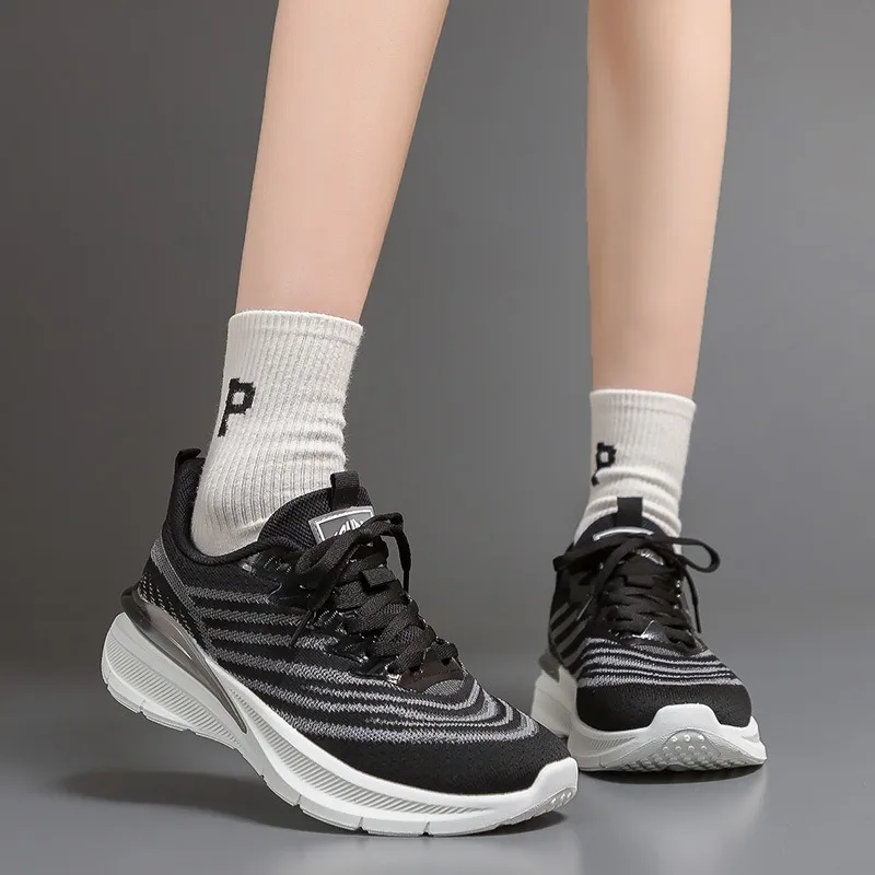 New Luxury Women Sport Running Shoes Comfortable Gym Sport Fitness Training Sneakers Breathable Sport Shoes for Woman
New Luxury Women Sport Running Shoes Comfortable Gym Sport Fitness Training Sneakers Breathable Sport Shoes for Woman