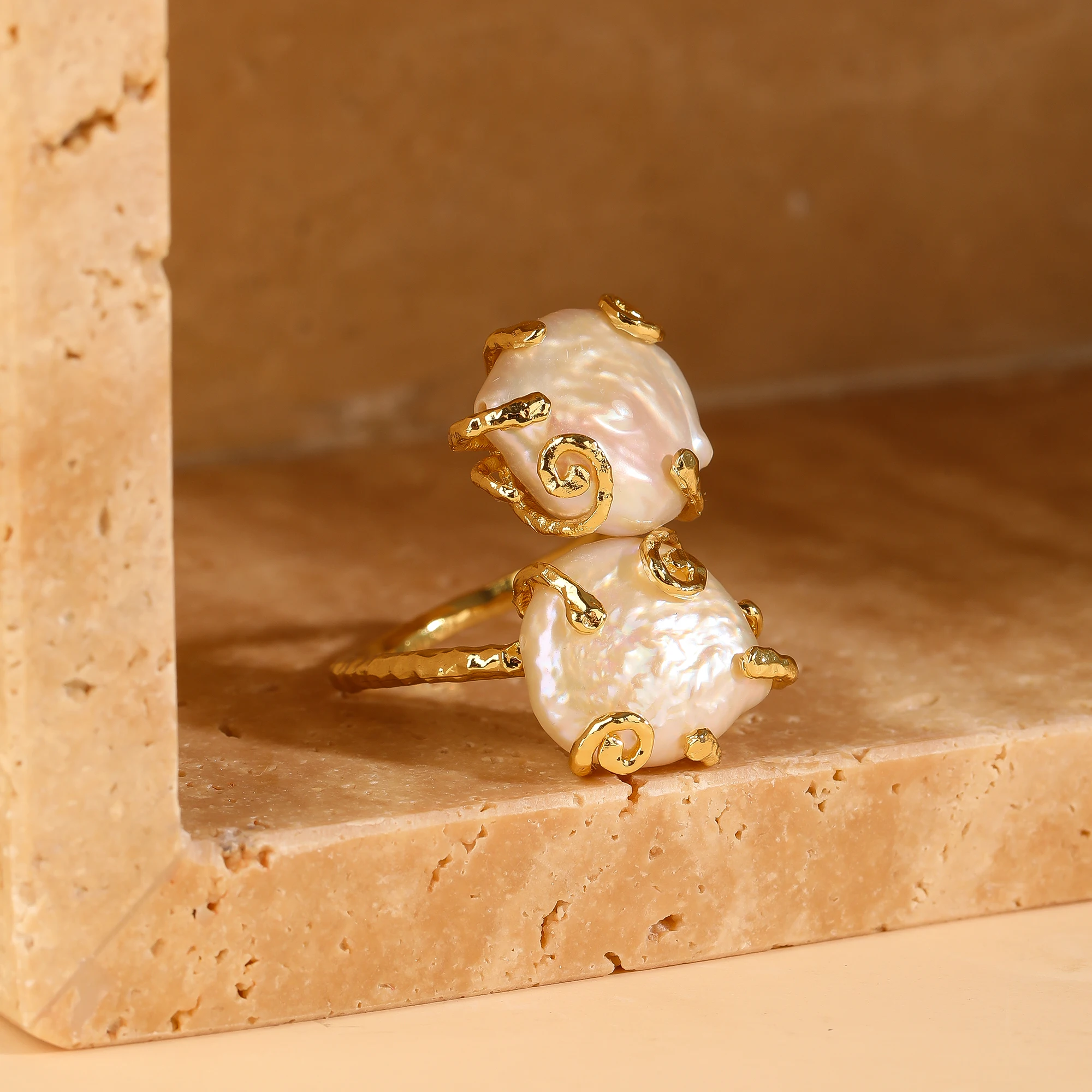Cultured White Keshi Coin Pearl Adjustable Rings Gold Plated Metal Ring For Lady Wedding Celebration Party Gift
Cultured White Keshi Coin Pearl Adjustable Rings Gold Plated Metal Ring For Lady Wedding Celebration Party Gift