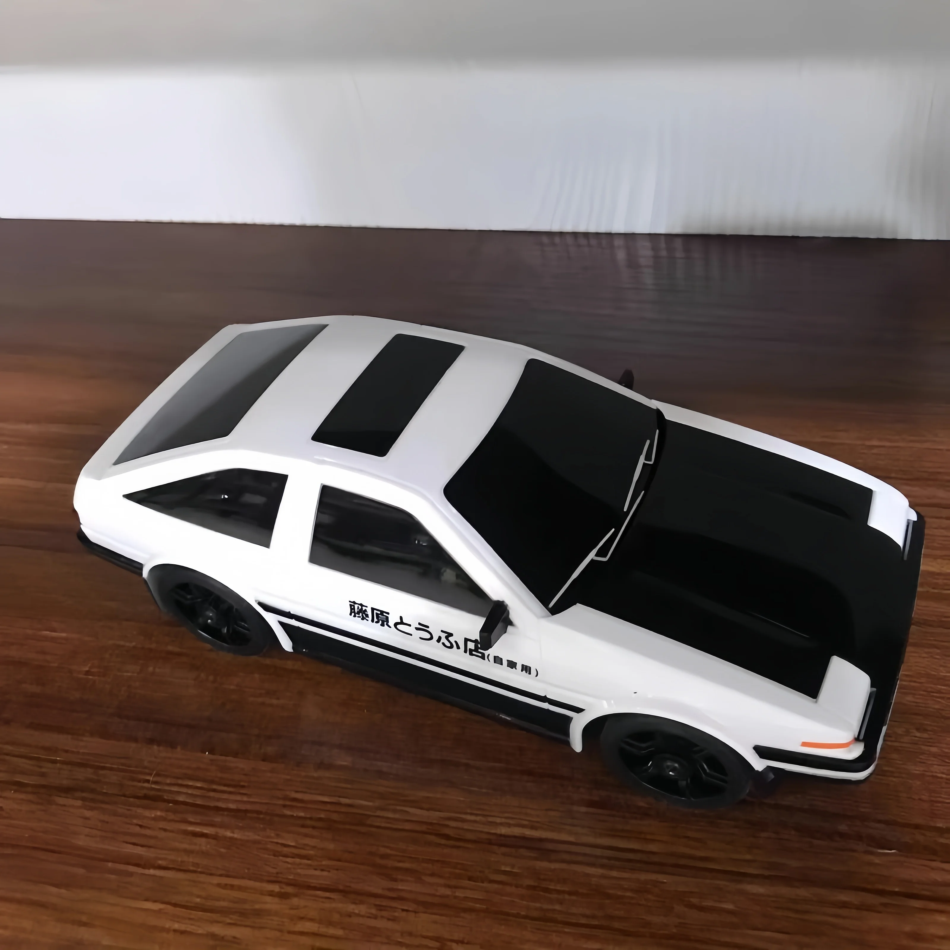 1:24 Ae86 Радиоуправляемый дрифт-автомобиль с дистанционным управлением, высокоскоростной гоночный автомобиль, 2,4 г, имитация полноприводного пульта дистанционного управления, детские рождественские подарки
1:24 Ae86 Радиоуправляемый дрифт-автомобиль с дистанционным управлением, высокоскоростной гоночный автомобиль, 2,4 г, имитация полноприводного пульта дистанционного управления, детские рождественские подарки