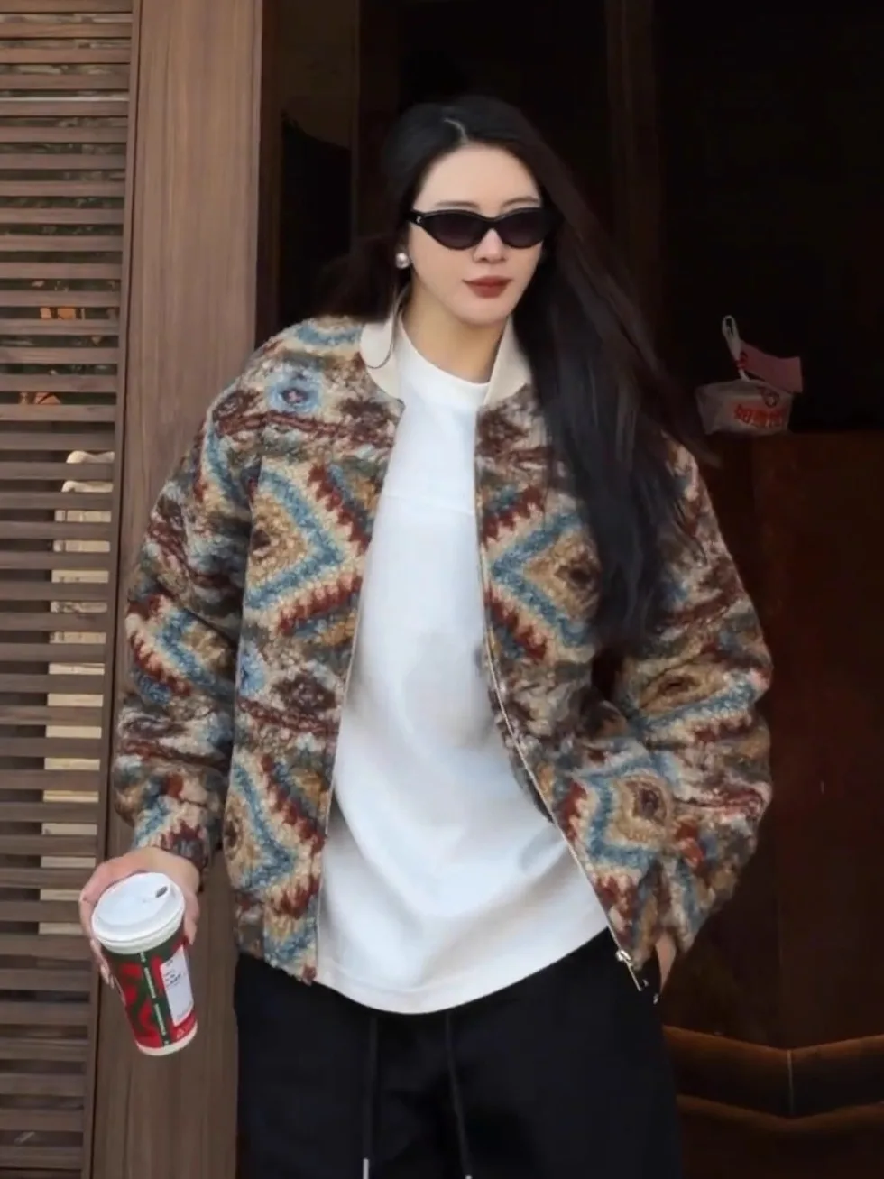 Теплое хлопковое мужское зимнее модное брендовое хлопковое пальто с воротником-стойкой и картиной маслом, универсальный хлопковый наполнитель...
Теплое хлопковое мужское зимнее модное брендовое хлопковое пальто с воротником-стойкой и картиной маслом, универсальный хлопковый наполнитель...