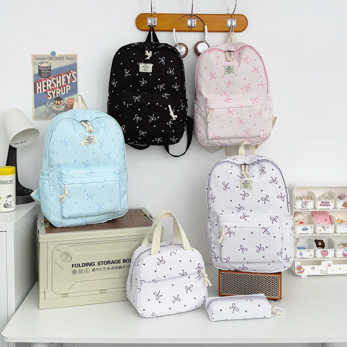 Sweet Girl Style Bow Print Three Piece Backpack Set Lightweight Load Reducing Large Capacity Backpack Campus Student Backpack
Sweet Girl Style Bow Print Three Piece Backpack Set Lightweight Load Reducing Large Capacity Backpack Campus Student Backpack