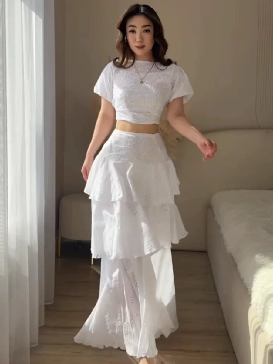 2026 Women White Eyelet 2 Piece Set Crop Top + Tiered Maxi Skirt Casual Summer Vacation Outfits
2026 Women White Eyelet 2 Piece Set Crop Top + Tiered Maxi Skirt Casual Summer Vacation Outfits