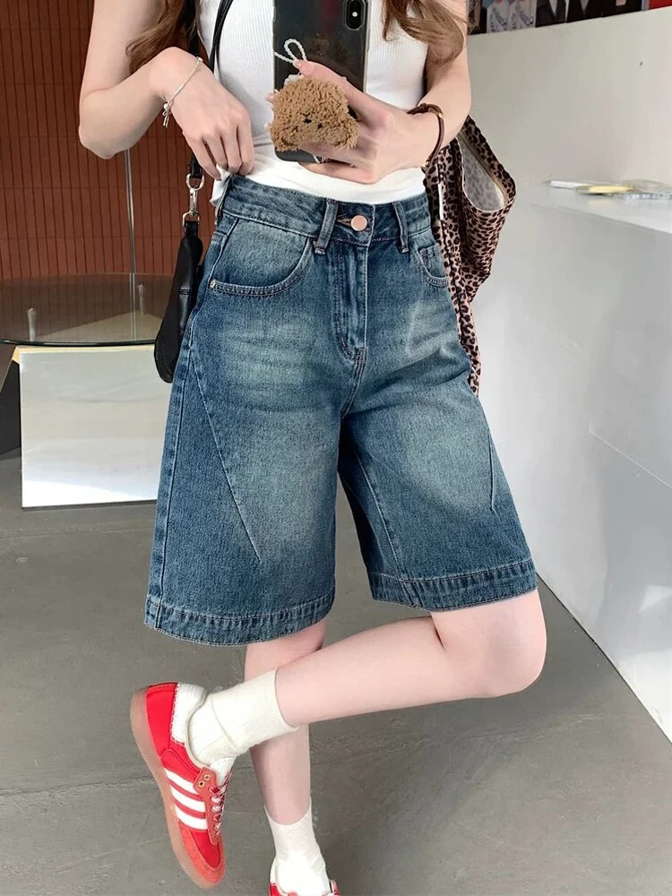 Summer 2026 High Waist Loose American Retro Chic Women's Denim Jeans Straight Leg Five-Point Pants Casual Washed Blue Jeans
Summer 2026 High Waist Loose American Retro Chic Women's Denim Jeans Straight Leg Five-Point Pants Casual Washed Blue Jeans