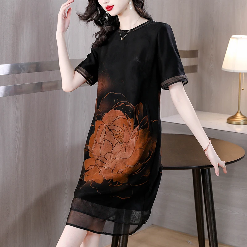 2024 Spring/Summer New Chinese Style Black Vintage Silk Short sleeved Dress Women's Embroidered Slim Knee Length A-line Skirt
2024 Spring/Summer New Chinese Style Black Vintage Silk Short sleeved Dress Women's Embroidered Slim Knee Length A-line Skirt