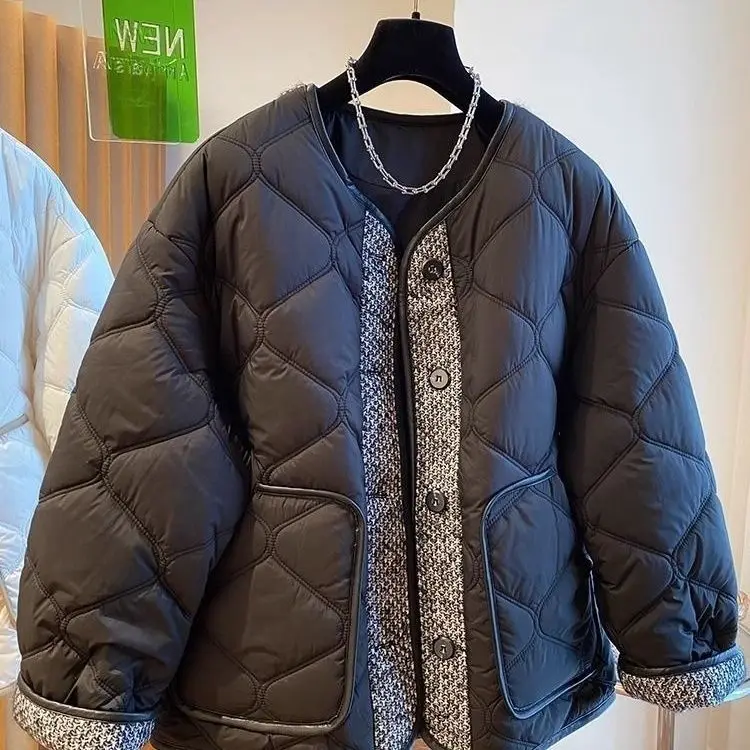Loose Fit Thickened Lightweight round Neck Cotton Jacket Winter 2025 New Style Tagkita Women's Fashion Korean Version Black
Loose Fit Thickened Lightweight round Neck Cotton Jacket Winter 2025 New Style Tagkita Women's Fashion Korean Version Black