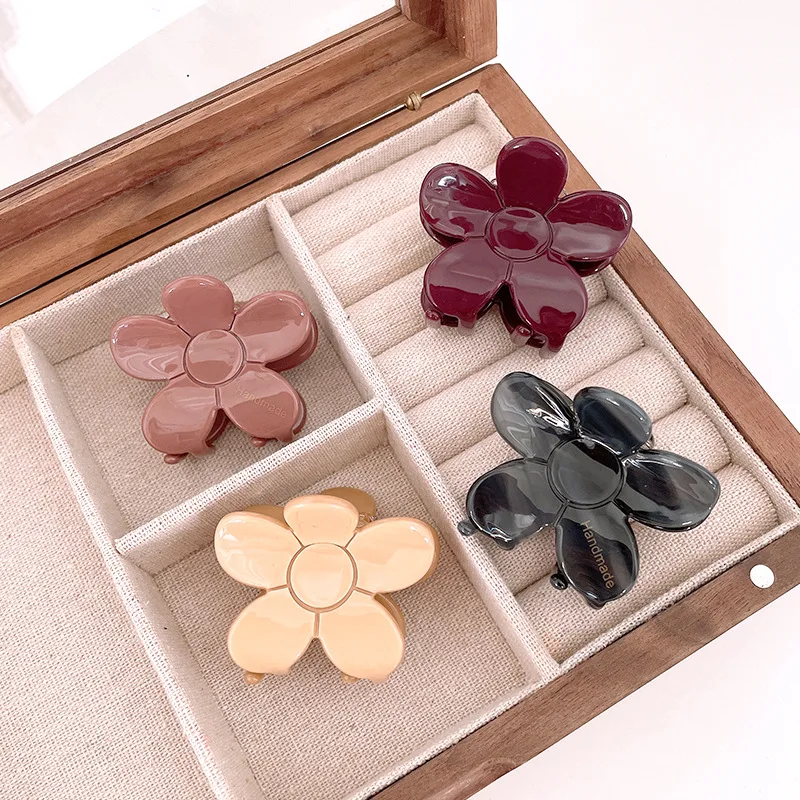 Fashion Women Hair Claw Elegant Solid Color Flower Shape Acetate Hair Clips Girls Hair Accessories Claw Clip 2023 New Hair Clip
Fashion Women Hair Claw Elegant Solid Color Flower Shape Acetate Hair Clips Girls Hair Accessories Claw Clip 2023 New Hair Clip