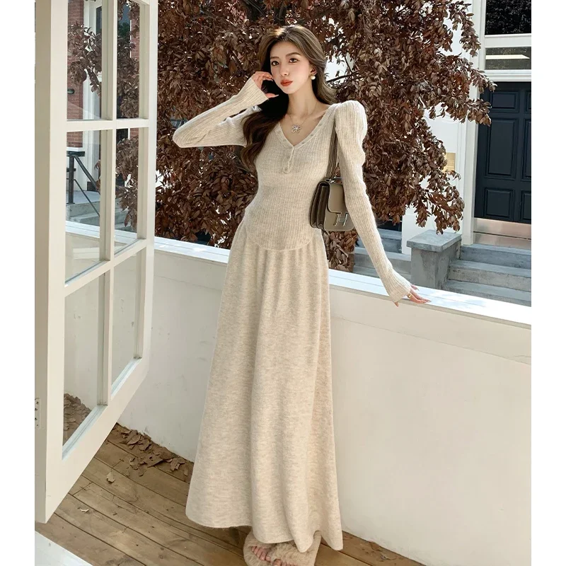 Sweet Hot Girl Knitted Suit Women's Autumn/winter V-neck Puff Sleeve Sweater A-line Skirt Two-piece Set Fashion Female Clothes
Sweet Hot Girl Knitted Suit Women's Autumn/winter V-neck Puff Sleeve Sweater A-line Skirt Two-piece Set Fashion Female Clothes