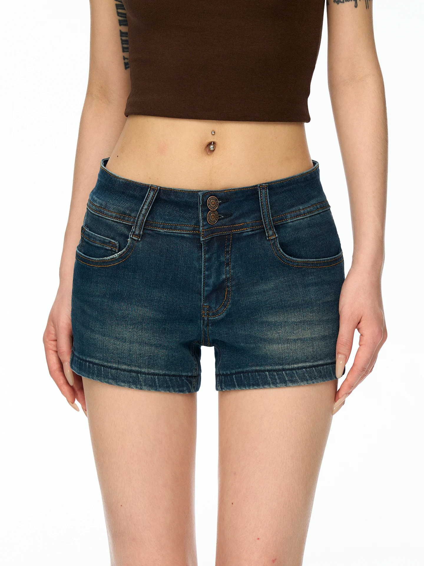 Low Waist Denim Shorts Women's Summer 2026 Slimming Versatile Hot Pants American Retro Style High Elasticity Ladies Jeans
Low Waist Denim Shorts Women's Summer 2026 Slimming Versatile Hot Pants American Retro Style High Elasticity Ladies Jeans