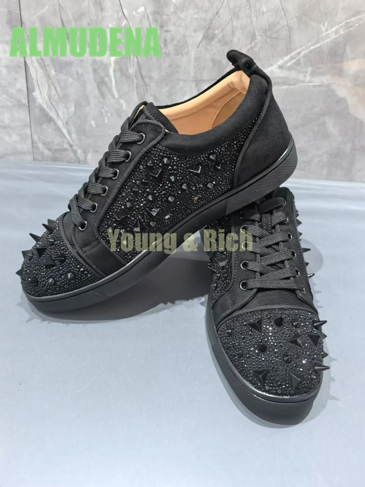 Full Rhinestone Rivet Fashionable Design Men's and Women's Same Flat Shoes Comfortable Lace Up Casual Sports Shoes
Full Rhinestone Rivet Fashionable Design Men's and Women's Same Flat Shoes Comfortable Lace Up Casual Sports Shoes