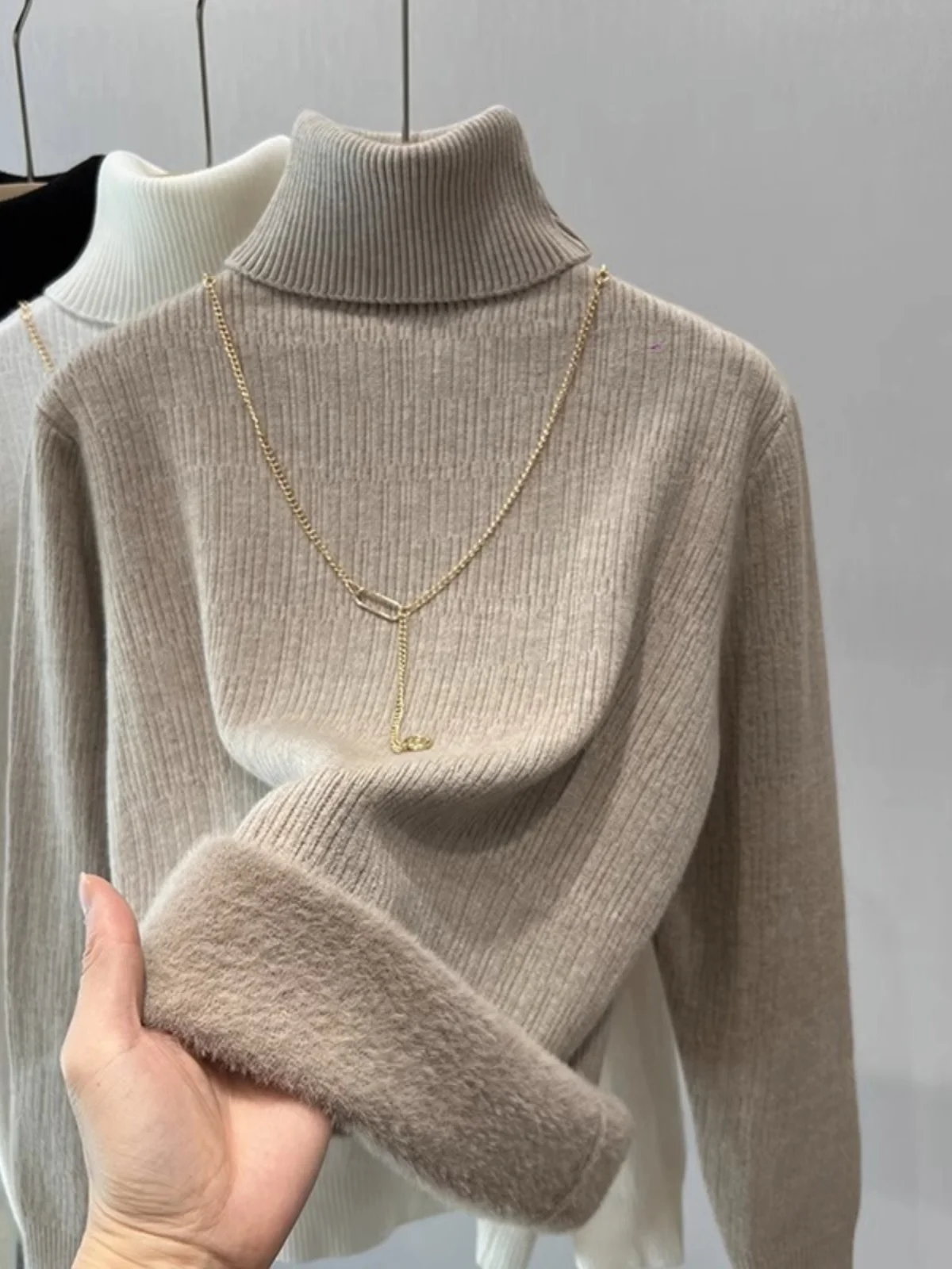 Thiened Fce High Collar Men's Knitwear Winter Base Layer irt Trendy Brand Oversized Baseball Collar Long Sve Sweater
Thiened Fce High Collar Men's Knitwear Winter Base Layer irt Trendy Brand Oversized Baseball Collar Long Sve Sweater