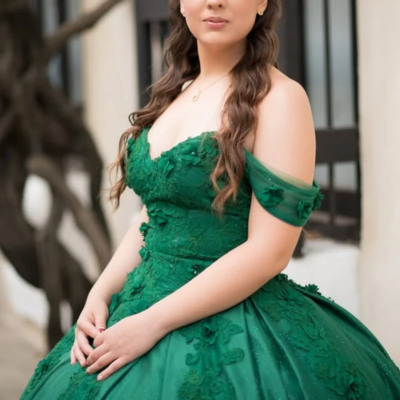 Customized Shiny Green Quinceanera Dresses Off the Shoulder flower applique Tull Long tail Vestido 15 Quinceanera
Customized Shiny Green Quinceanera Dresses Off the Shoulder flower applique Tull Long tail Vestido 15 Quinceanera