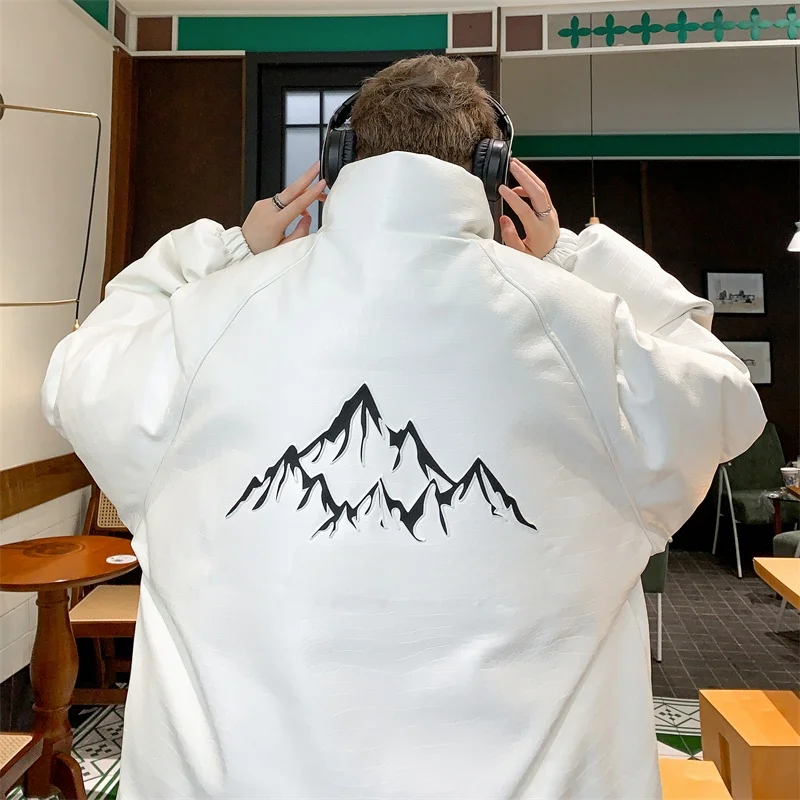 Белая мужская зимняя куртка из искусственной кожи и хлопка, теплая, с воротником-стойкой, в американском ретро-стиле, уличная мода, крутая хлопковая куртка
Белая мужская зимняя куртка из искусственной кожи и хлопка, теплая, с воротником-стойкой, в американском ретро-стиле, уличная мода, крутая хлопковая куртка