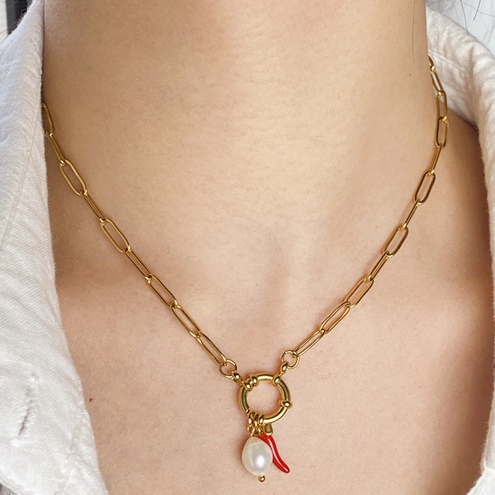 Women's pendant necklace golden Spring buckle chain freshwater pearl small chili pendant women stainless steel jewelry gift 2025
Women's pendant necklace golden Spring buckle chain freshwater pearl small chili pendant women stainless steel jewelry gift 2025