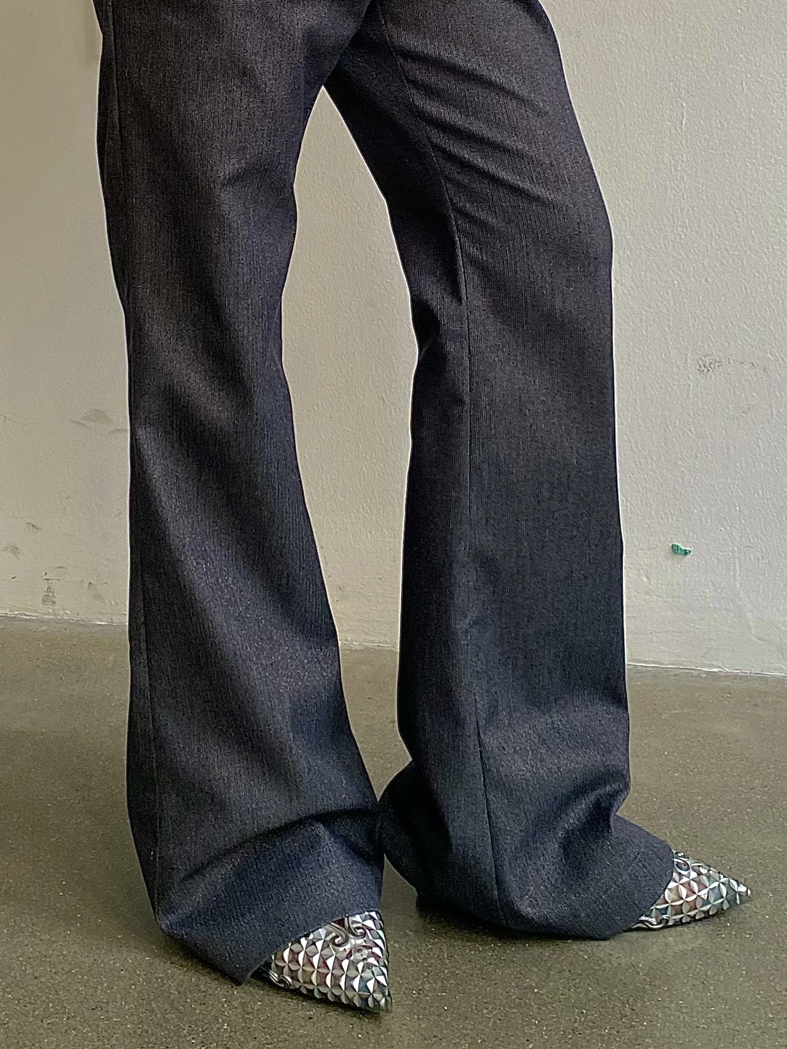 Versatile Black Gold Flashing Retro Wide Leg Jeans Women's Bootcut Pants All Match Pure Color Natural Waist Zipper Closure
Versatile Black Gold Flashing Retro Wide Leg Jeans Women's Bootcut Pants All Match Pure Color Natural Waist Zipper Closure