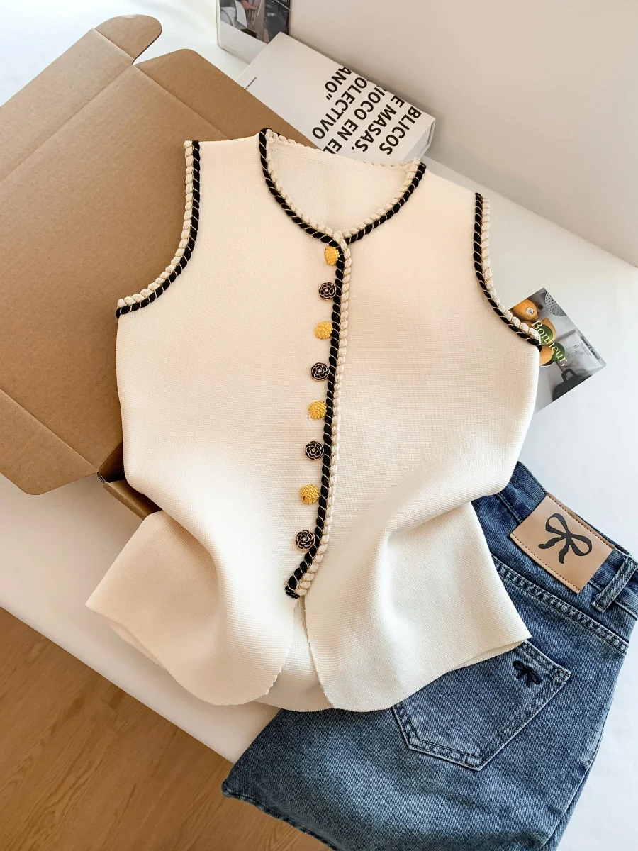 Women's Knitted Slim Fit Vest Summer 2026 New Style Sleeveless round Neck Single Button Casual Fashion Lightweight Top
Women's Knitted Slim Fit Vest Summer 2026 New Style Sleeveless round Neck Single Button Casual Fashion Lightweight Top