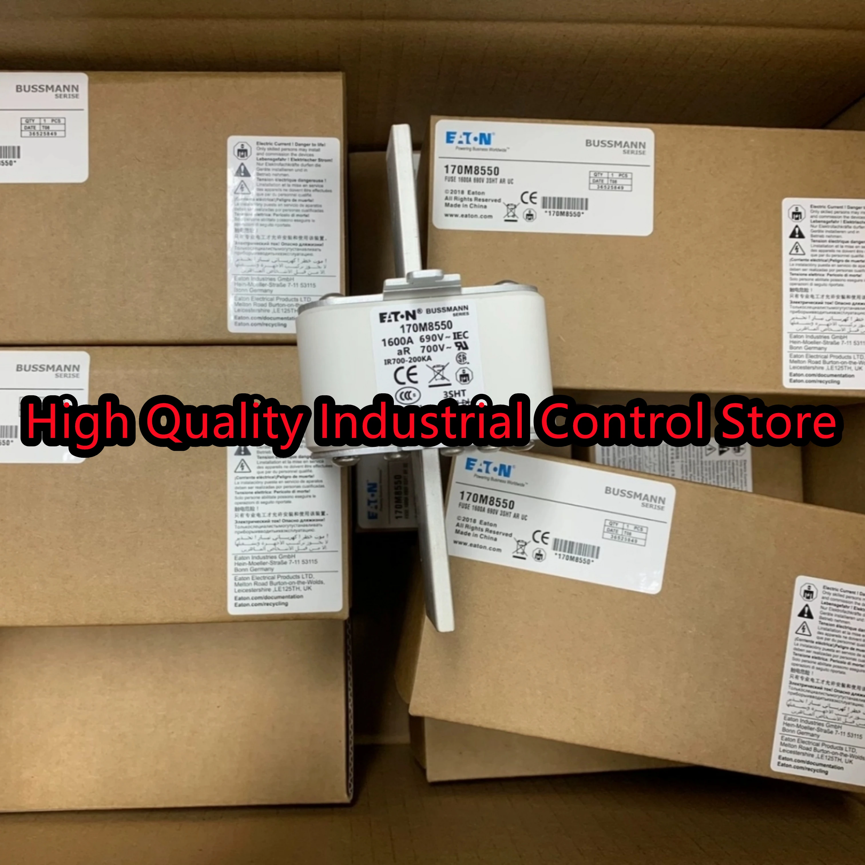 170M8550 1600A fuse 170M8552 1100A new in box 
170M8550 1600A fuse 170M8552 1100A new in box