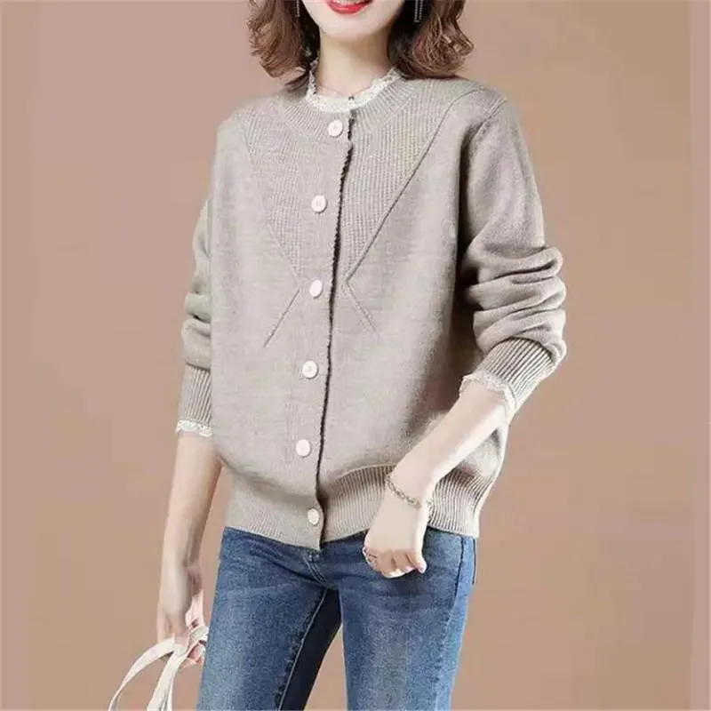Autumn Winter New Women Knitted Cardigan Sweater Fashion Lace Edge O-Neck Long Sleeves Knitwear Tops Female Loose Clothes W952
Autumn Winter New Women Knitted Cardigan Sweater Fashion Lace Edge O-Neck Long Sleeves Knitwear Tops Female Loose Clothes W952