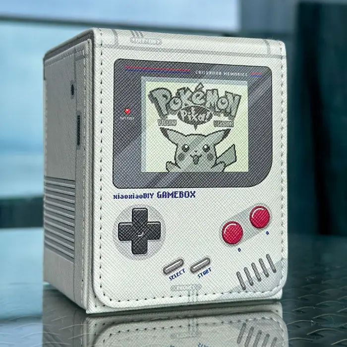 XiaoxiaoDiy Retro Gameboy Style Portable Ptcg Trading Card Storage Box Pu Leather Deck Holder For Collectible Trading Cards
XiaoxiaoDiy Retro Gameboy Style Portable Ptcg Trading Card Storage Box Pu Leather Deck Holder For Collectible Trading Cards