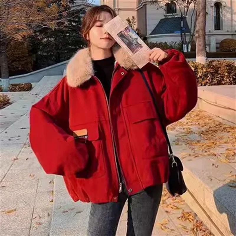 Add Velvet Padded Coat Women's Winter 2023 New Short Loose Fur Collar Warm Parker Cotton-padded Jacket Cotton-padded Coats Lady
Add Velvet Padded Coat Women's Winter 2023 New Short Loose Fur Collar Warm Parker Cotton-padded Jacket Cotton-padded Coats Lady